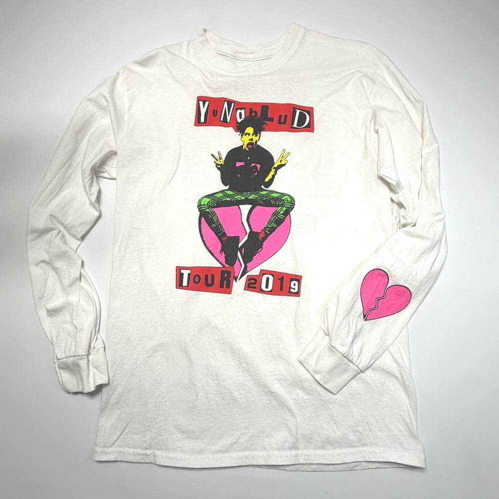 YUNGBLUD Tour‎ 2019 Long Sleeve Shirt Medium Pink Heart Graphic Band Tee